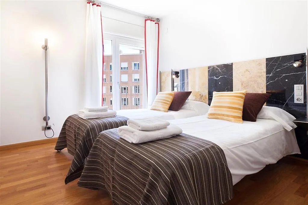 Stay U-Nique Apartments Salvador Espriu Barcellona Spagna